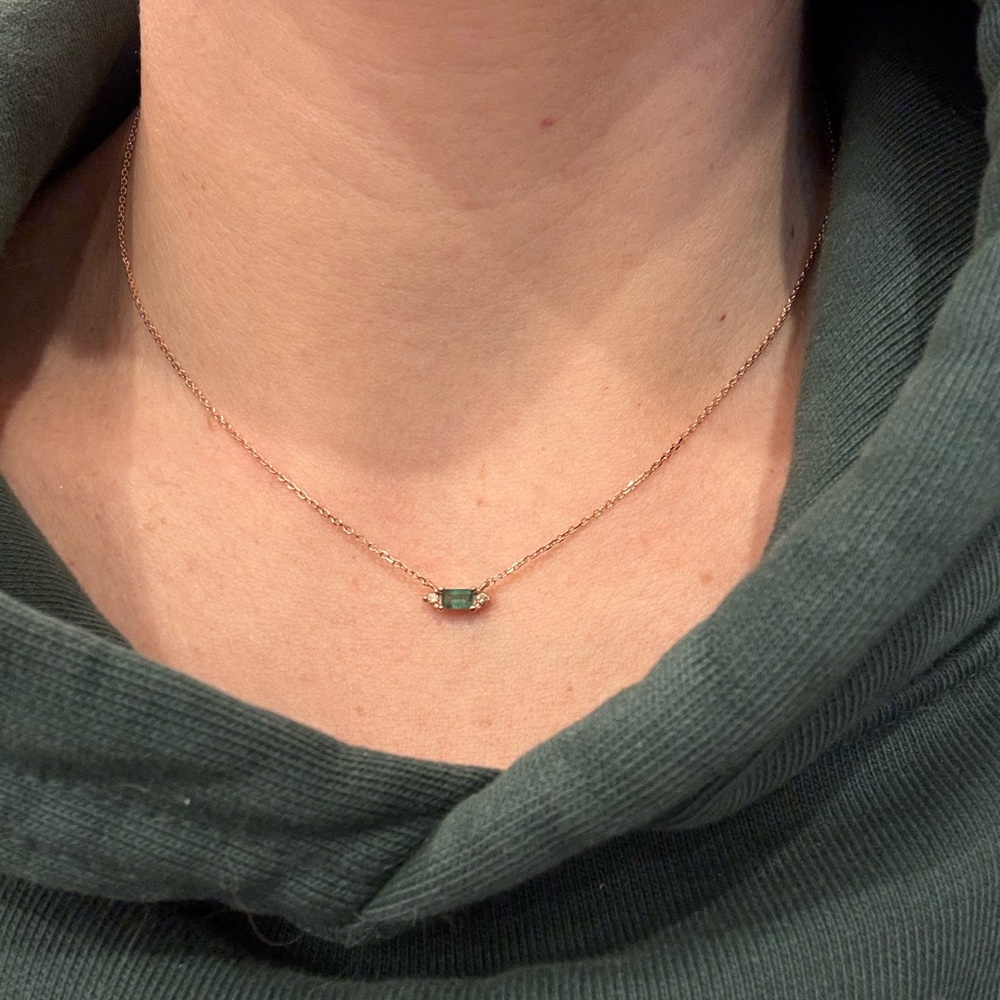 Dainty Emerald necklace - Picture 4 of 7